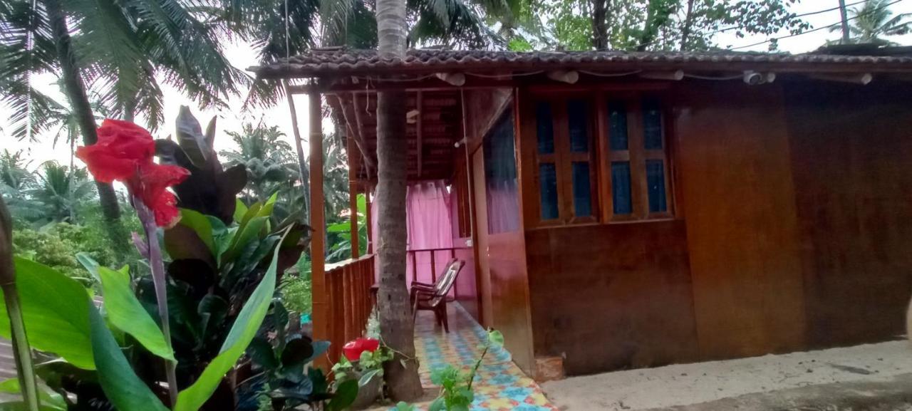 Shiv Sai Huts Hotel คานาโคนา ภายนอก รูปภาพ