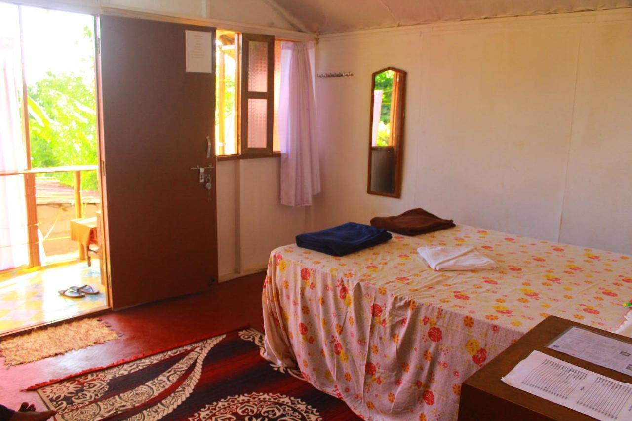 Shiv Sai Huts Hotel คานาโคนา ภายนอก รูปภาพ