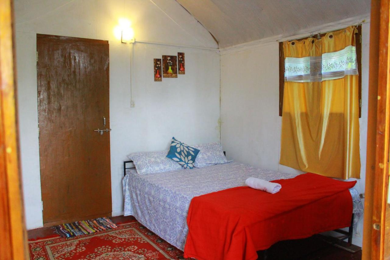 Shiv Sai Huts Hotel คานาโคนา ภายนอก รูปภาพ
