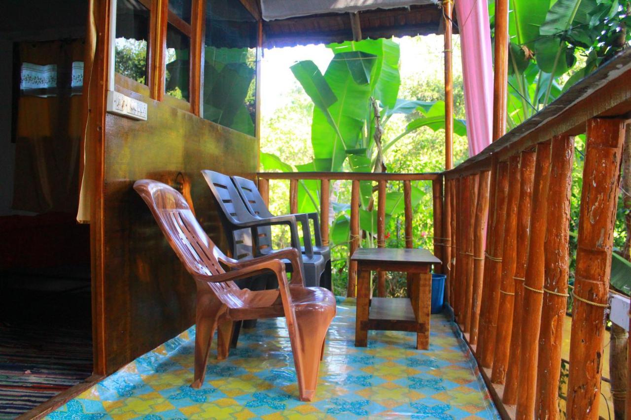Shiv Sai Huts Hotel คานาโคนา ภายนอก รูปภาพ