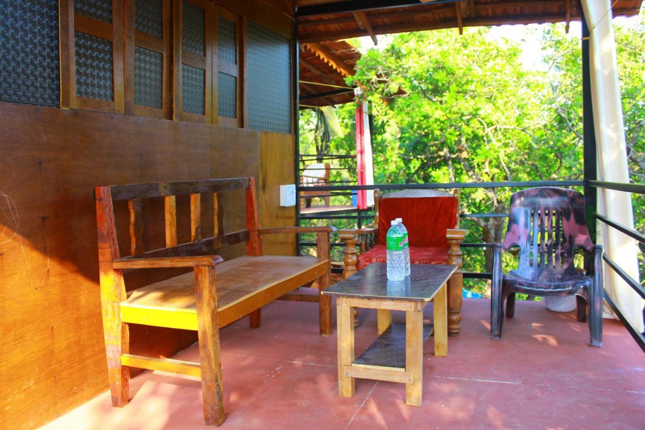 Shiv Sai Huts Hotel คานาโคนา ภายนอก รูปภาพ
