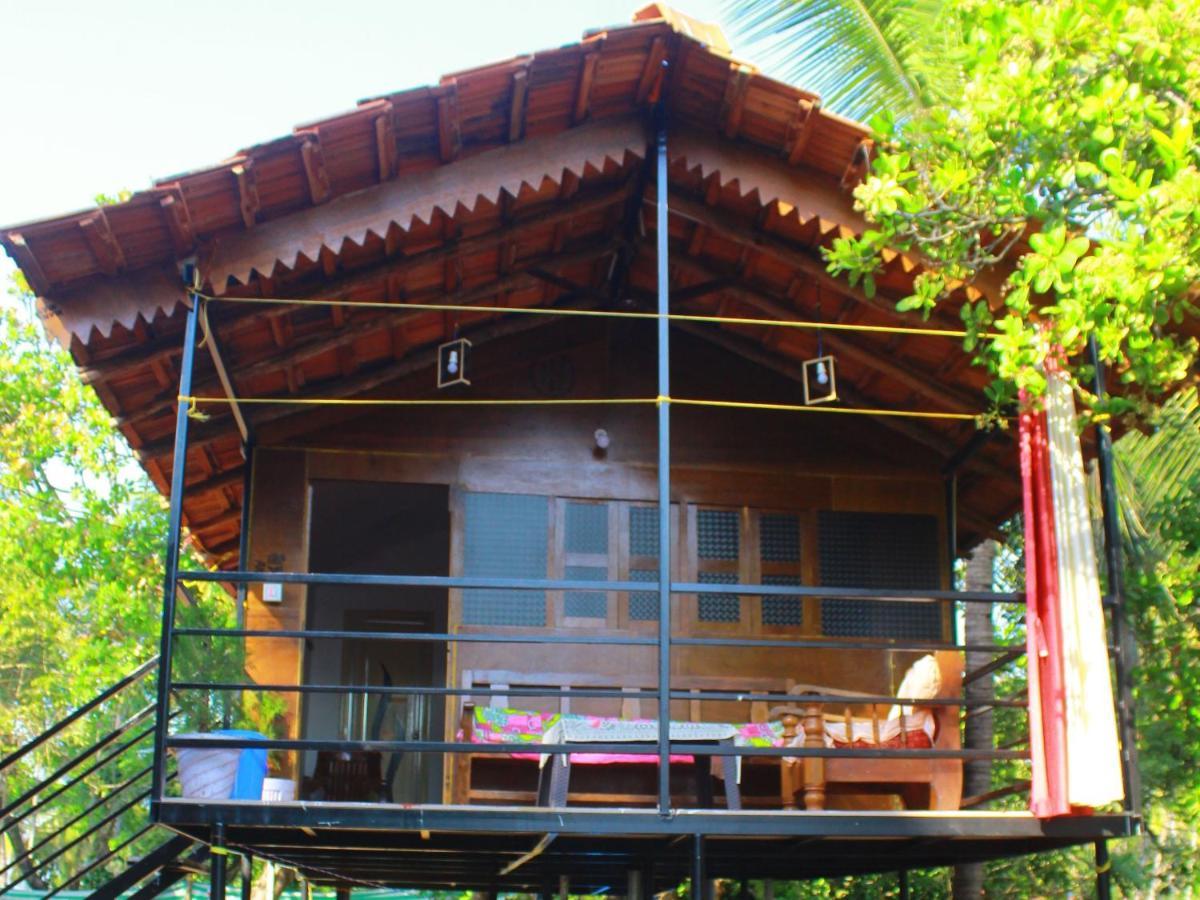 Shiv Sai Huts Hotel คานาโคนา ภายนอก รูปภาพ