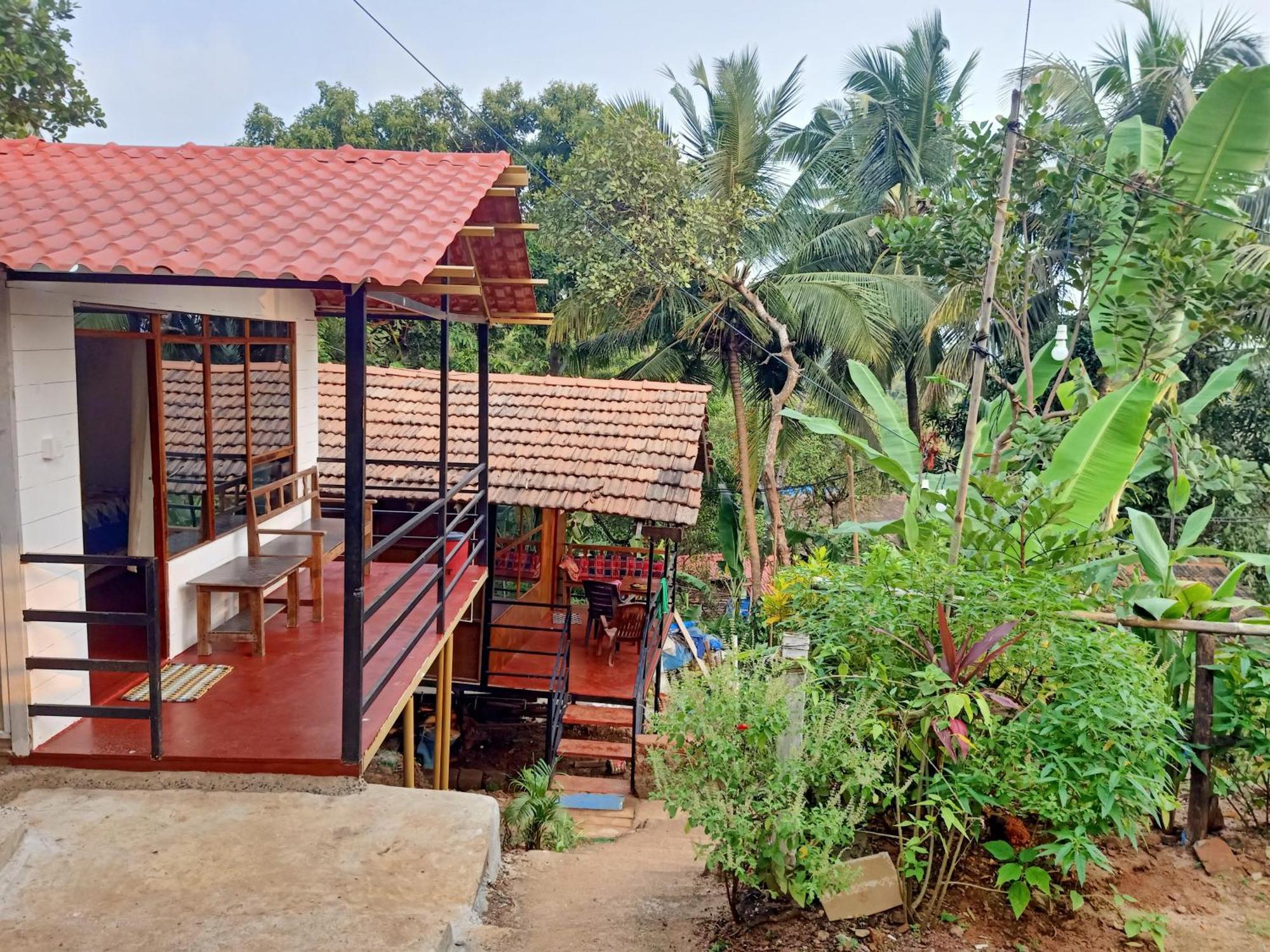 Shiv Sai Huts Hotel คานาโคนา ภายนอก รูปภาพ