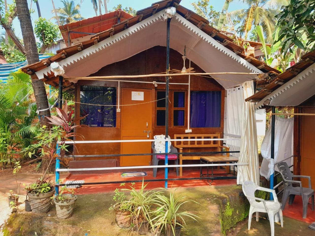 Shiv Sai Huts Hotel คานาโคนา ภายนอก รูปภาพ