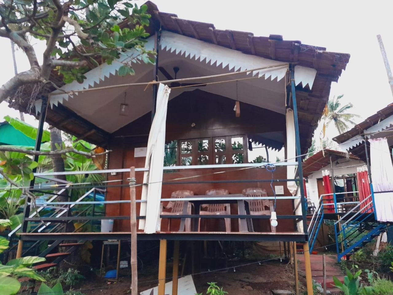 Shiv Sai Huts Hotel คานาโคนา ภายนอก รูปภาพ