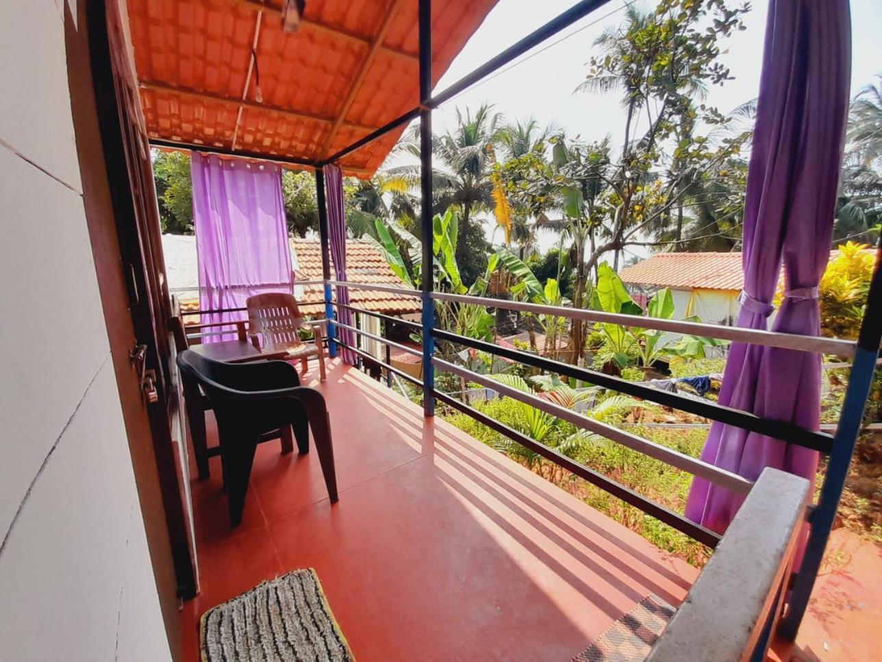 Shiv Sai Huts Hotel คานาโคนา ภายนอก รูปภาพ